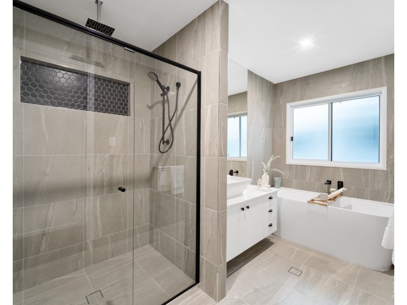 57 Lake Serenity Boulevard, Helensvale QLD 4212