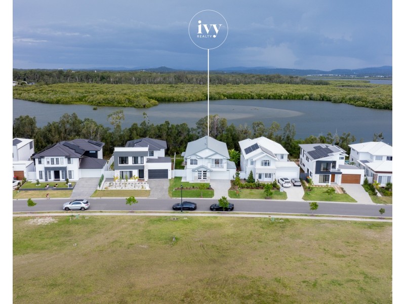 57 Lake Serenity Boulevard, Helensvale QLD 4212