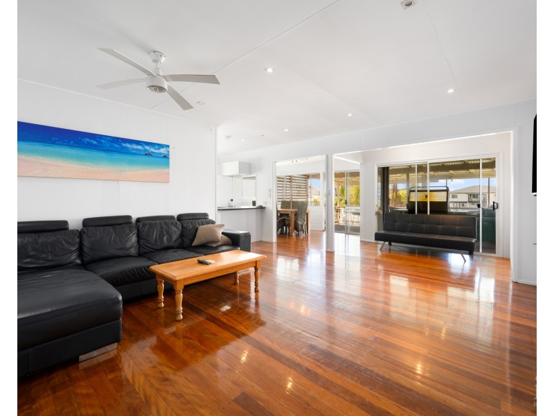 13 Canal Avenue, Runaway Bay QLD 4216