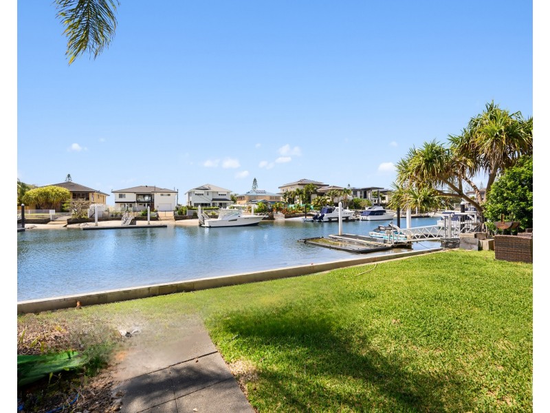 13 Canal Avenue, Runaway Bay QLD 4216
