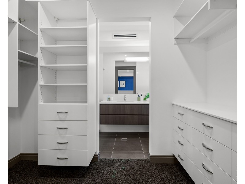 3  Parklane Terrace, Sovereign Islands QLD 4216