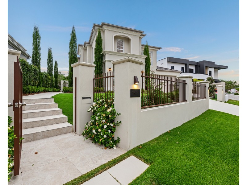 1931 Pinehurst Drive, Sanctuary Cove QLD 4212