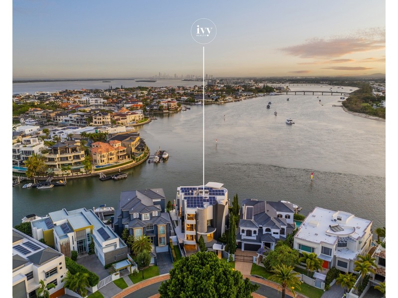 26 Hampton Court, Sovereign Islands QLD 4216