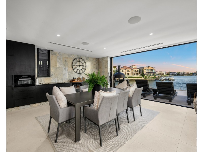 26 Hampton Court, Sovereign Islands QLD 4216