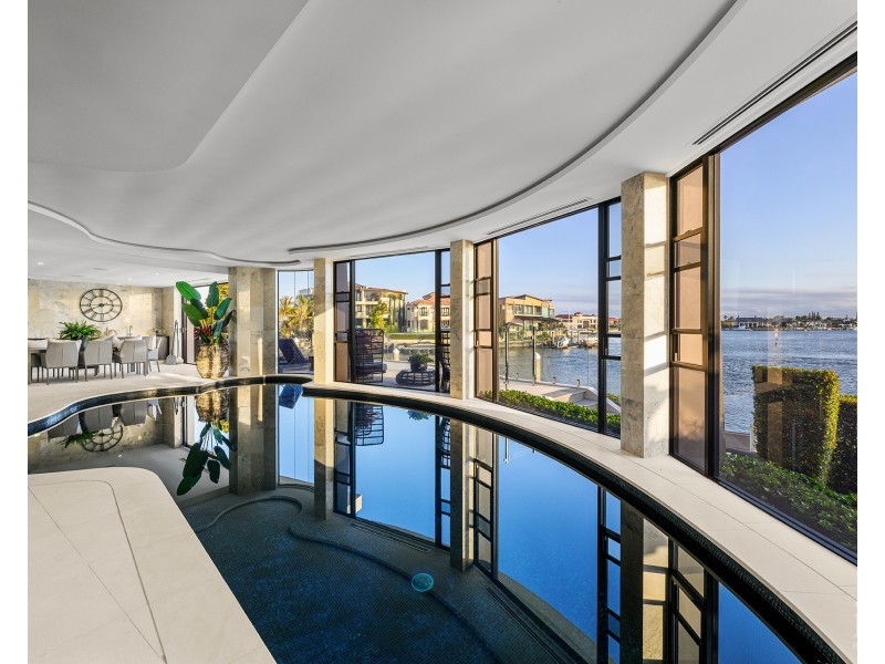 26 Hampton Court, Sovereign Islands QLD 4216