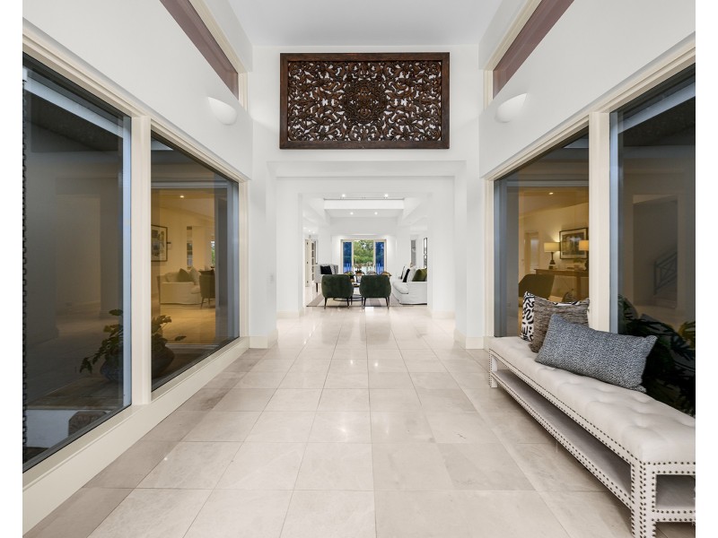 1011 Rosebank Way, Hope Island QLD 4212