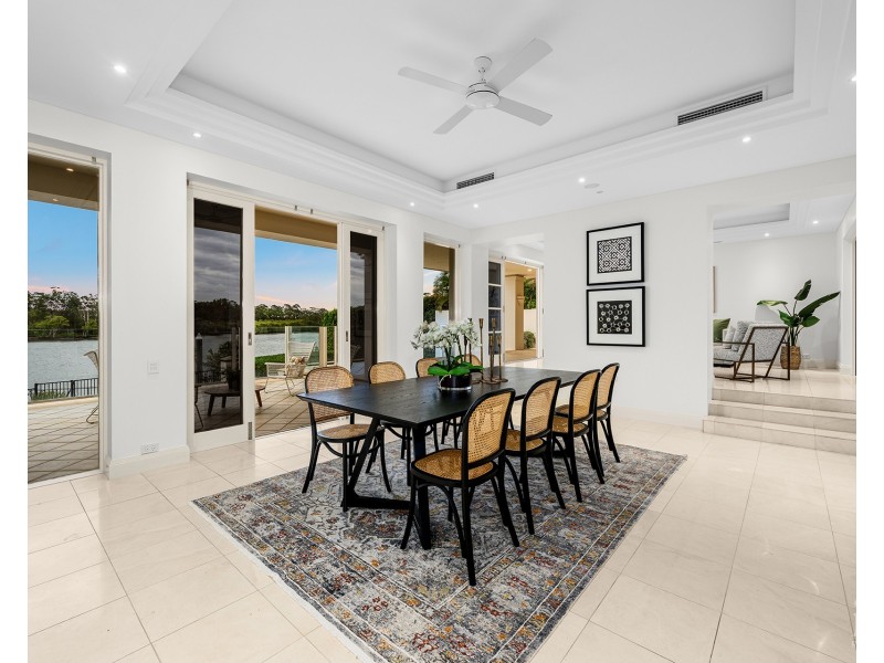 1011 Rosebank Way, Hope Island QLD 4212