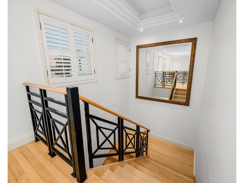 1011 Rosebank Way, Hope Island QLD 4212