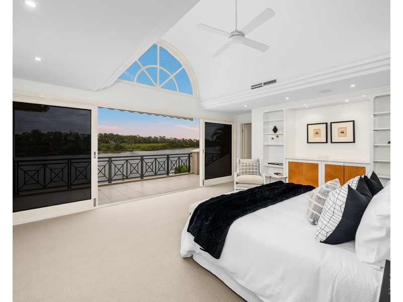 1011 Rosebank Way, Hope Island QLD 4212