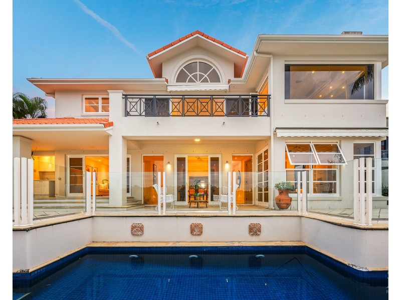 1011 Rosebank Way, Hope Island QLD 4212