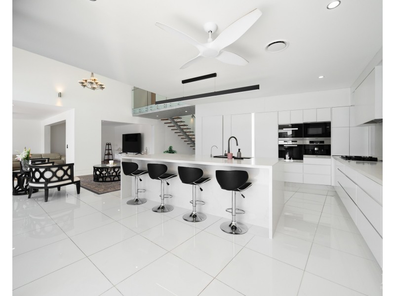 79 The Sovereign Mile, Sovereign Islands QLD 4216