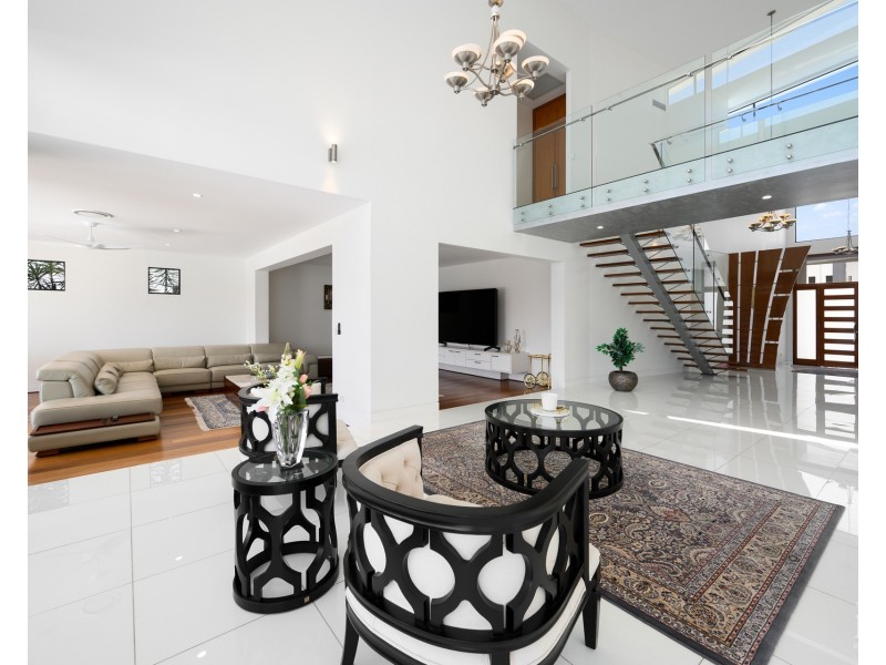 79 The Sovereign Mile, Sovereign Islands QLD 4216