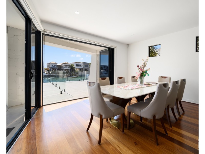 79 The Sovereign Mile, Sovereign Islands QLD 4216