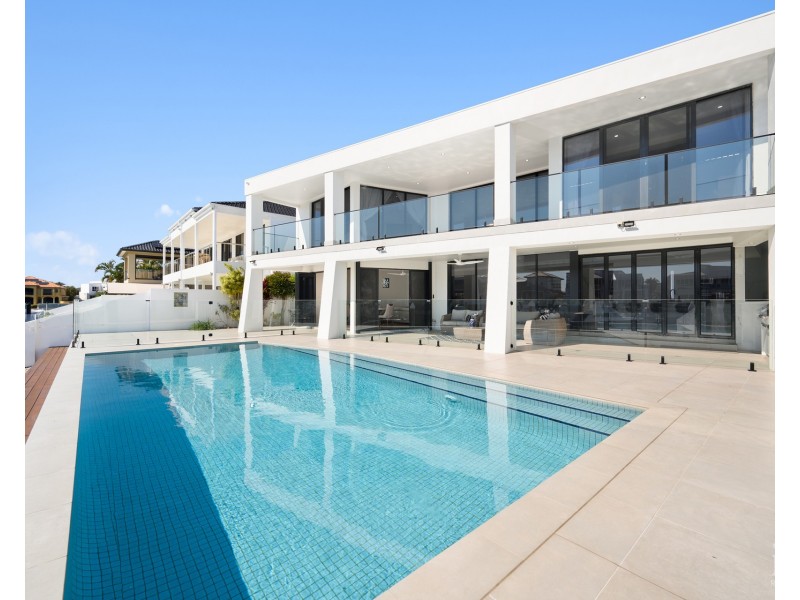 79 The Sovereign Mile, Sovereign Islands QLD 4216