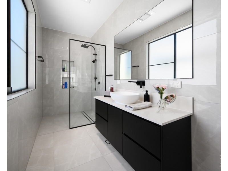 79 The Sovereign Mile, Sovereign Islands QLD 4216