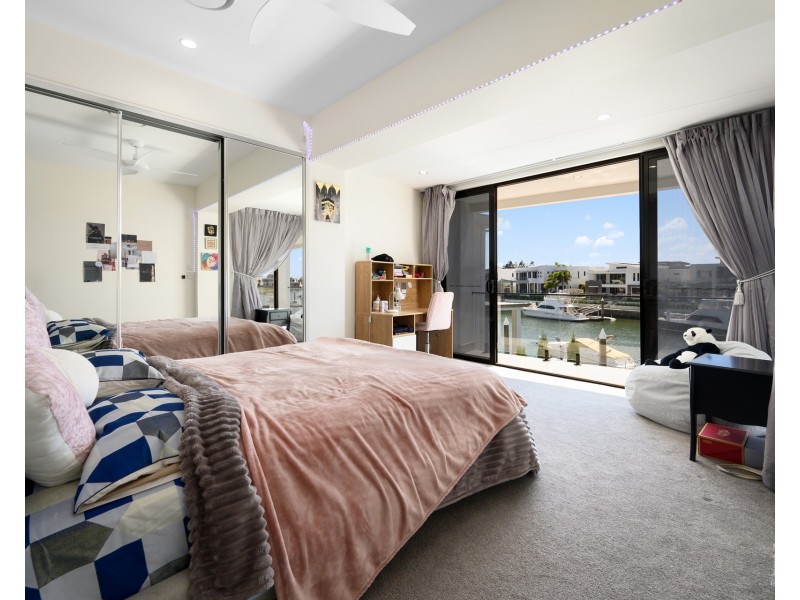 79 The Sovereign Mile, Sovereign Islands QLD 4216