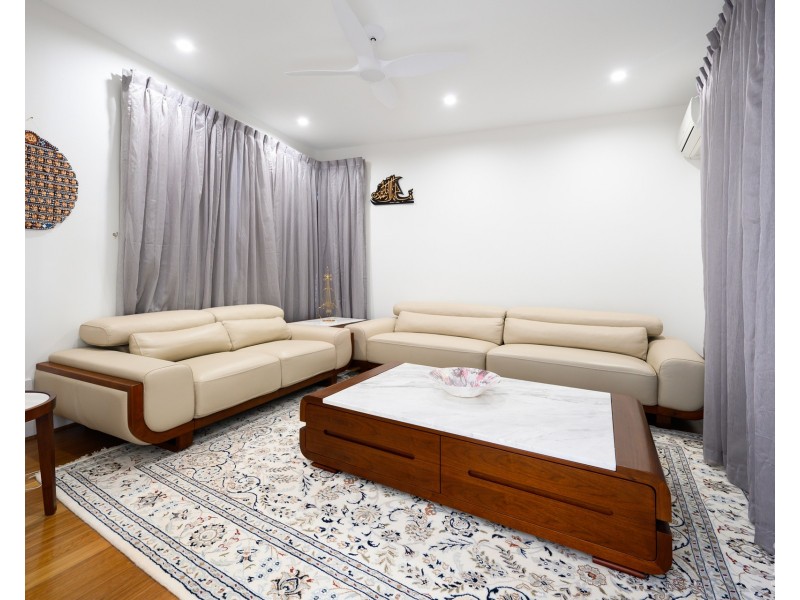 79 The Sovereign Mile, Sovereign Islands QLD 4216