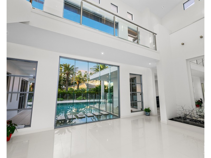 2-4 Royal Albert Crescent, Sovereign Islands QLD 4216