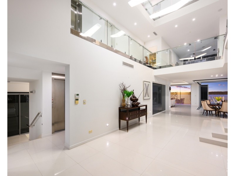46 Knightsbridge Parade East, Sovereign Islands QLD 4216