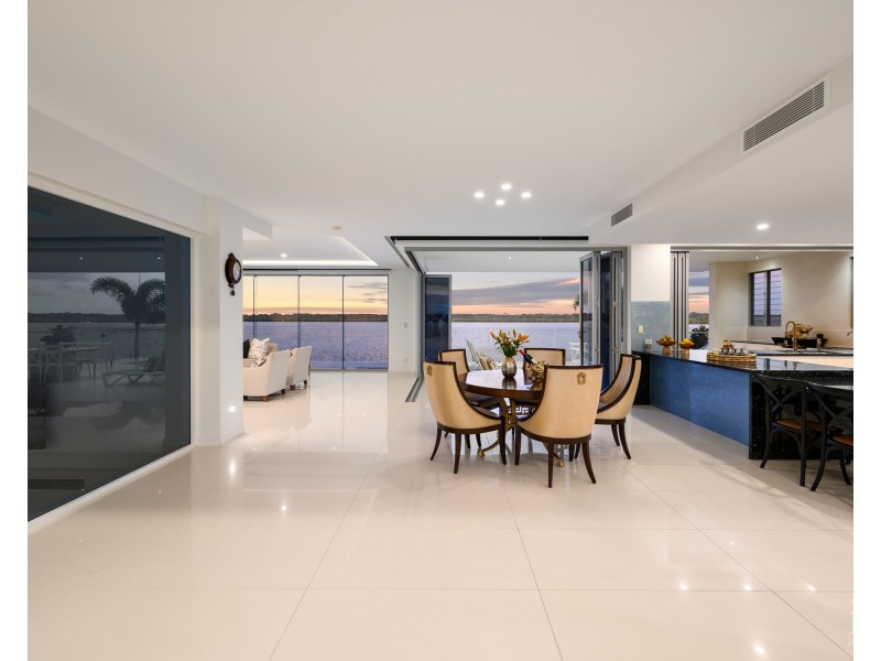 46 Knightsbridge Parade East, Sovereign Islands QLD 4216