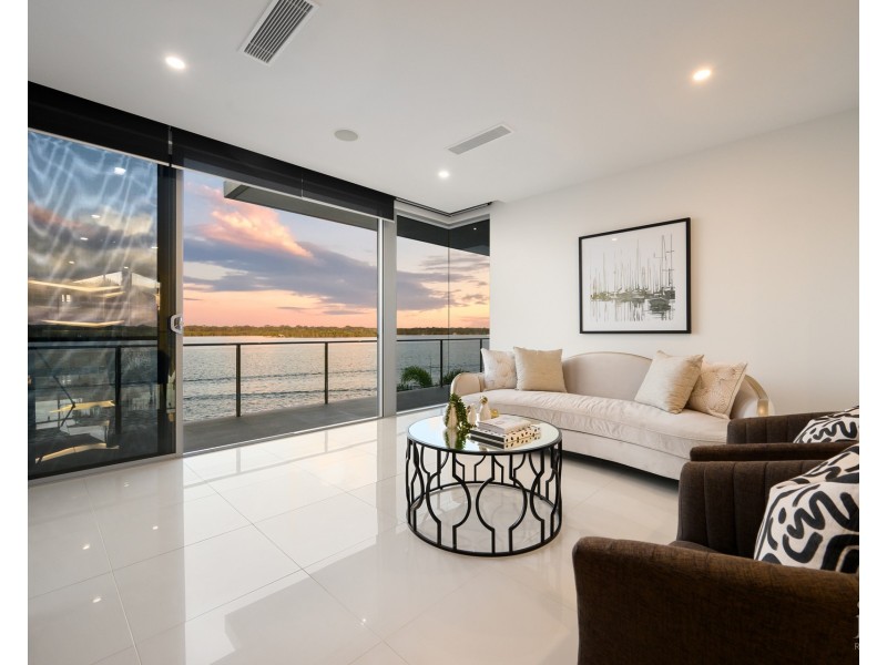 46 Knightsbridge Parade East, Sovereign Islands QLD 4216