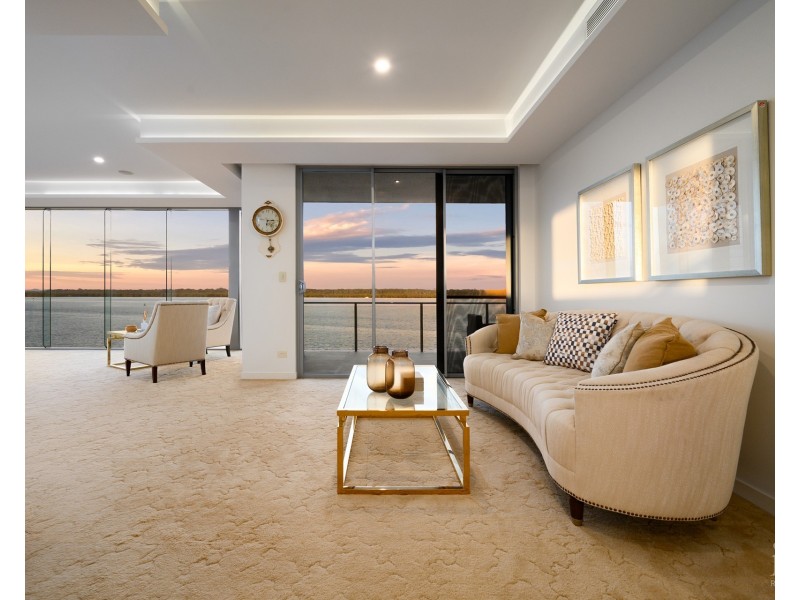 46 Knightsbridge Parade East, Sovereign Islands QLD 4216