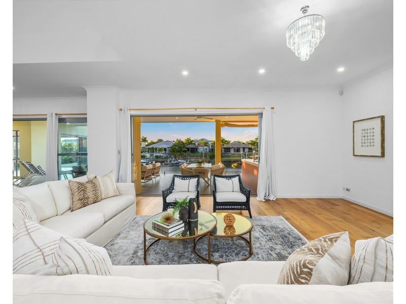 2106 Carlton Drive, Hope Island QLD 4212