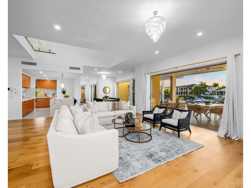 2106 Carlton Drive, Hope Island QLD 4212