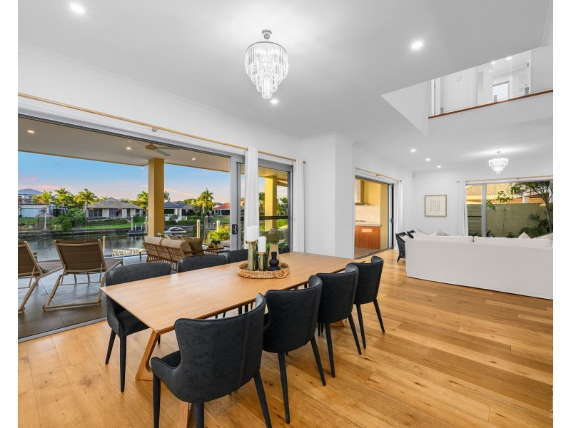 2106 Carlton Drive, Hope Island QLD 4212