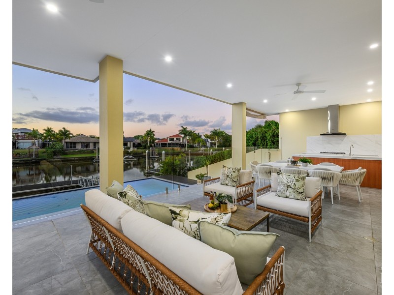 2106 Carlton Drive, Hope Island QLD 4212