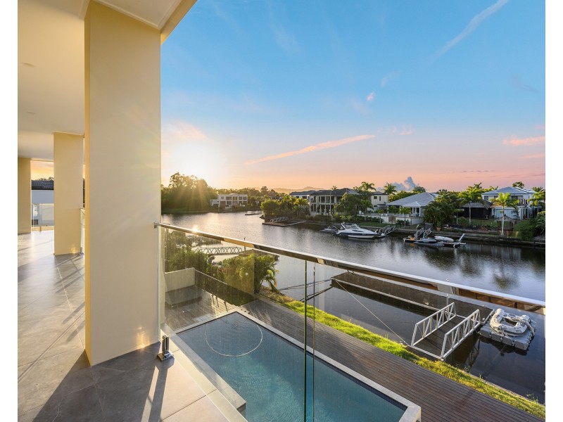 2106 Carlton Drive, Hope Island QLD 4212