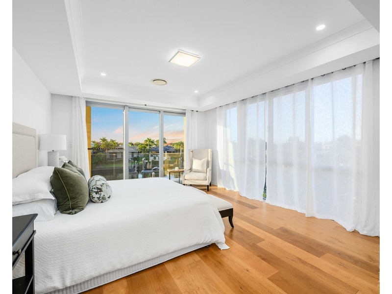 2106 Carlton Drive, Hope Island QLD 4212