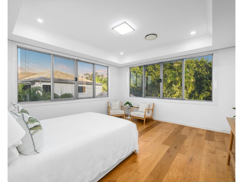 2106 Carlton Drive, Hope Island QLD 4212