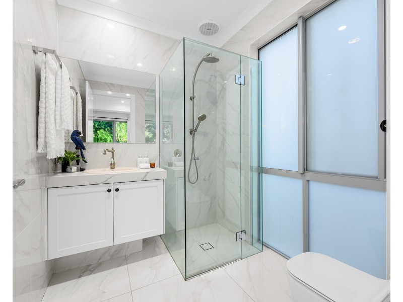 2106 Carlton Drive, Hope Island QLD 4212