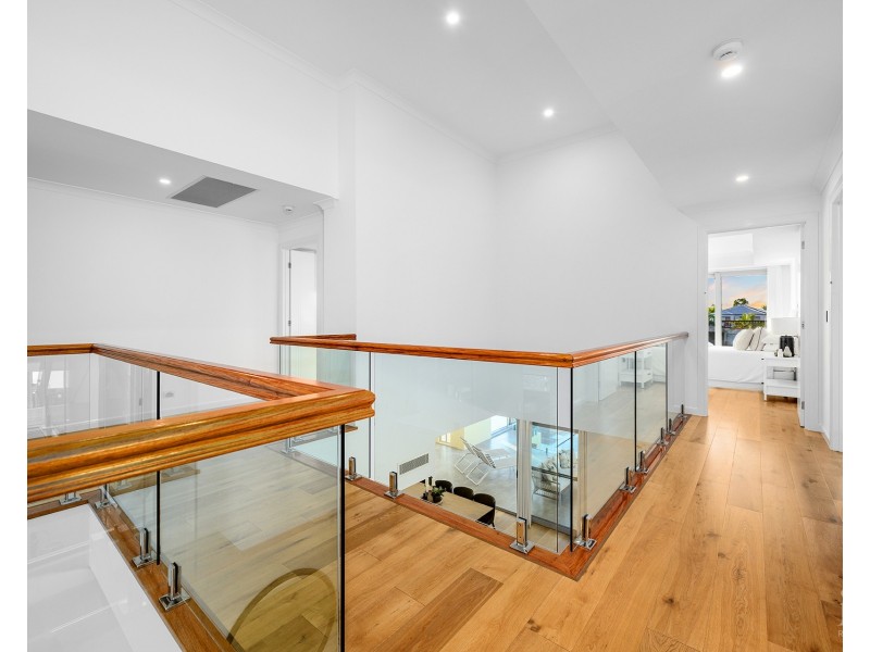 2106 Carlton Drive, Hope Island QLD 4212