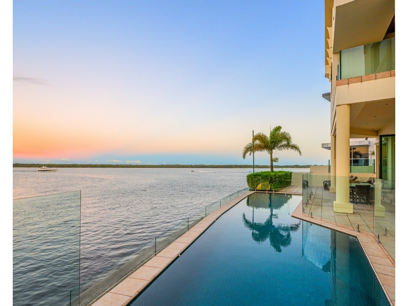 48 The Peninsula, Sovereign Islands QLD 4216