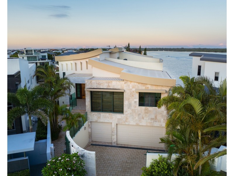 48 The Peninsula, Sovereign Islands QLD 4216