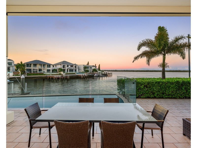 48 The Peninsula, Sovereign Islands QLD 4216