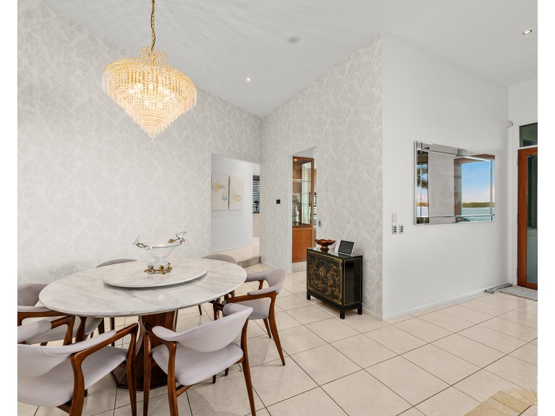 48 The Peninsula, Sovereign Islands QLD 4216