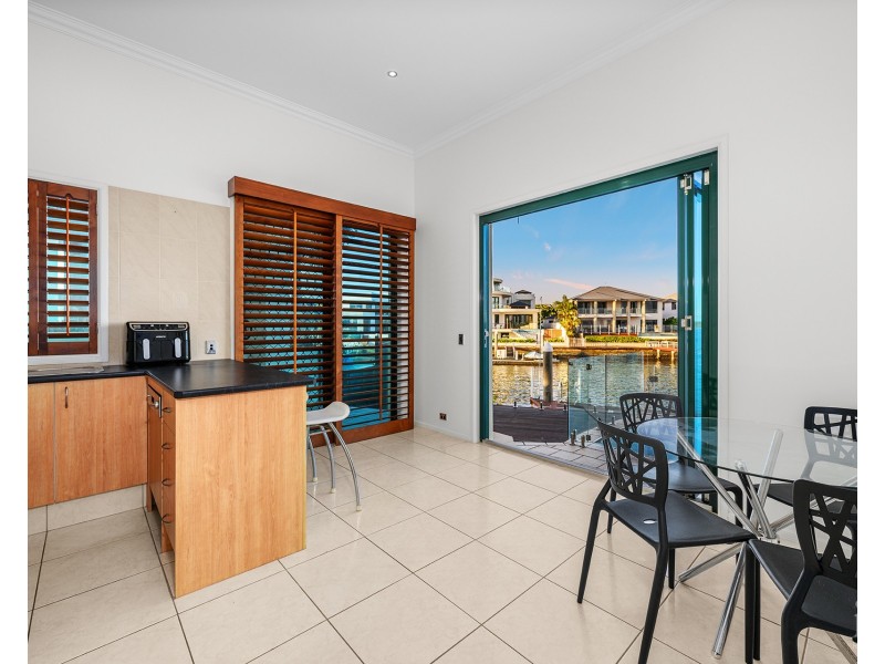 48 The Peninsula, Sovereign Islands QLD 4216