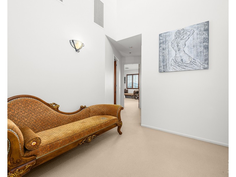 48 The Peninsula, Sovereign Islands QLD 4216