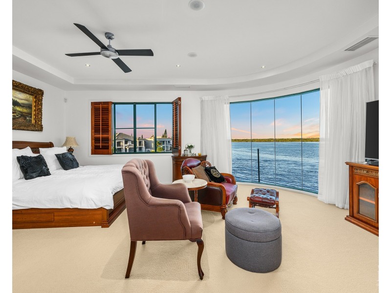 48 The Peninsula, Sovereign Islands QLD 4216