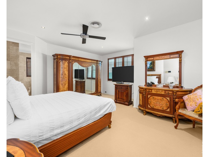 48 The Peninsula, Sovereign Islands QLD 4216