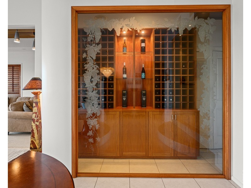 48 The Peninsula, Sovereign Islands QLD 4216