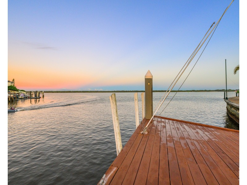 48 The Peninsula, Sovereign Islands QLD 4216