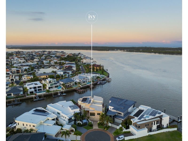 48 The Peninsula, Sovereign Islands QLD 4216