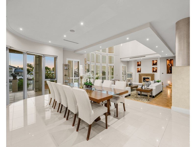 21-23 The Peninsula, Sovereign Islands QLD 4216