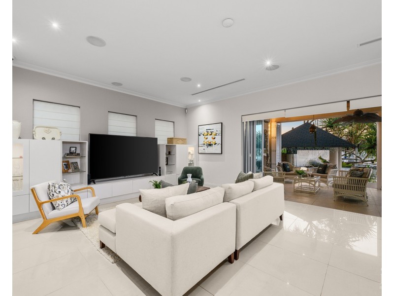 21-23 The Peninsula, Sovereign Islands QLD 4216