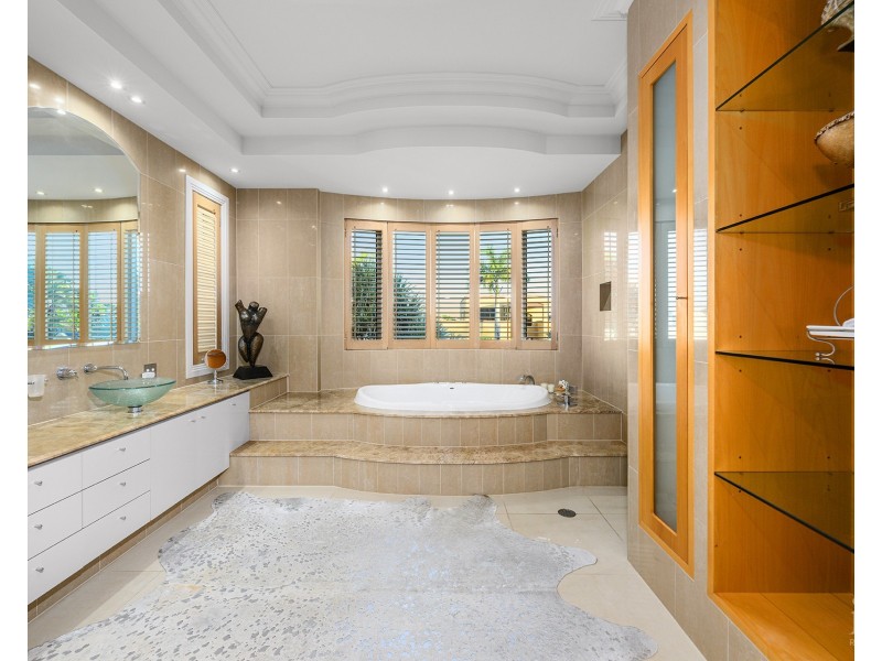 21-23 The Peninsula, Sovereign Islands QLD 4216