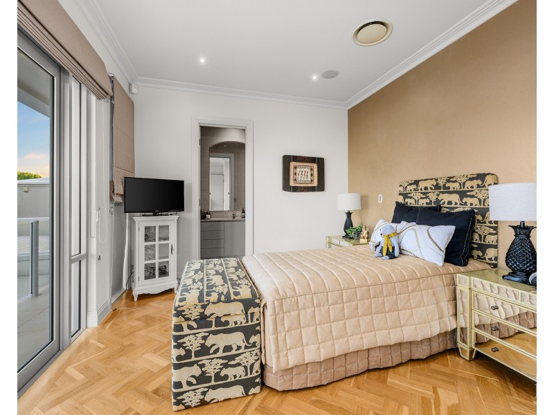 21-23 The Peninsula, Sovereign Islands QLD 4216